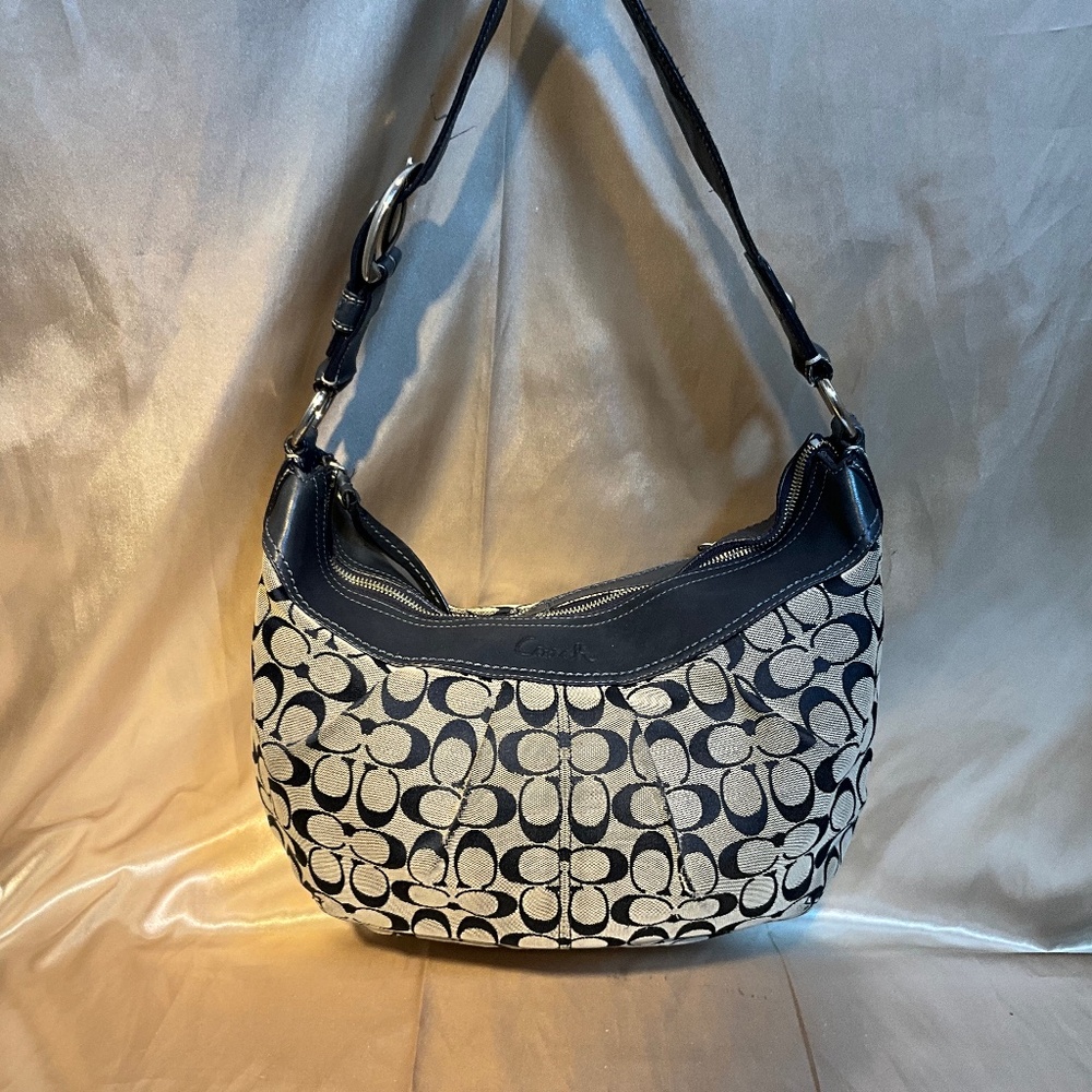 Coach cream & Brown monogram pleated shoulder bag.    12-H2f